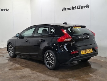 Used Volvo V40 2018 for sale - 79339418: Photo