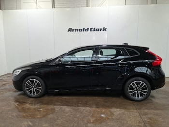 Used Volvo V40 2018 for sale - 79339418: Photo