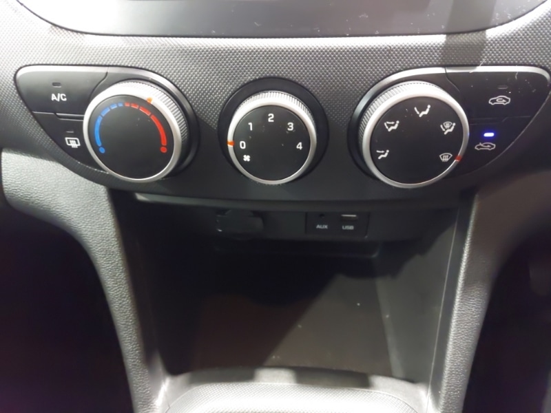 Used Hyundai i10 2018 for sale - 77357988: Photo 16