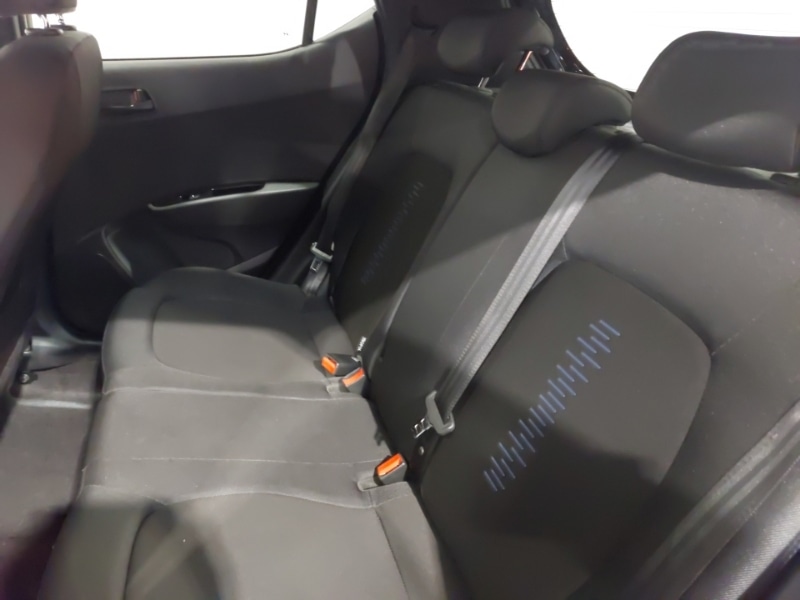 Used Hyundai i10 2018 for sale - 77357988: Photo 6