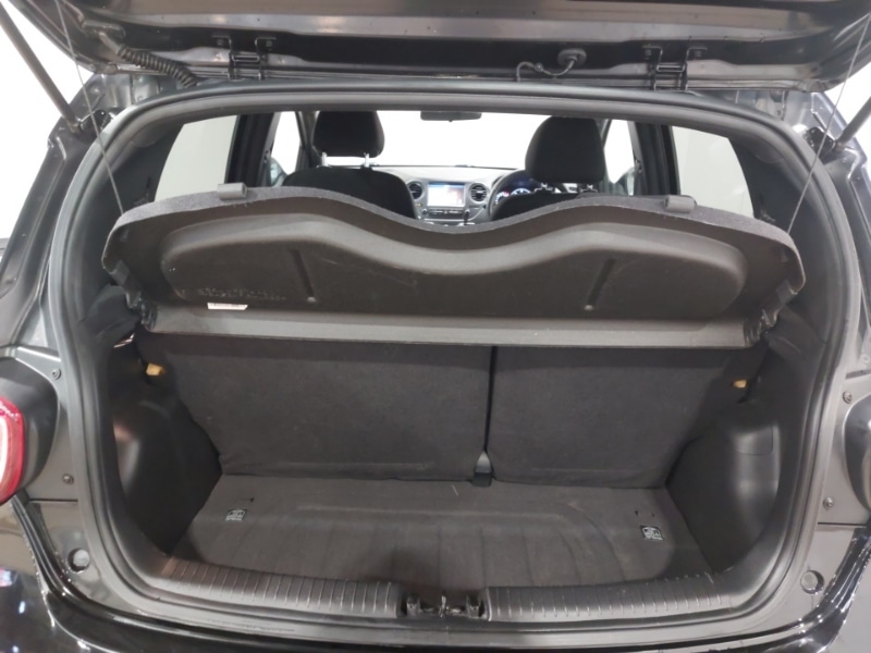 Used Hyundai i10 2018 for sale - 77357988: Photo 8