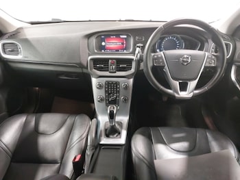 Used Volvo V40 2018 for sale - 75972030: Photo