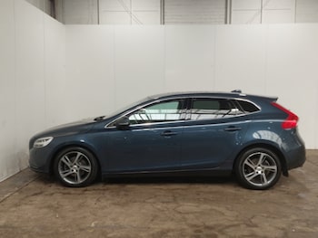Used Volvo V40 2018 for sale - 75972030: Photo