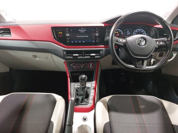 Used Volkswagen Polo 2018 for sale - 76103455: Photo 2