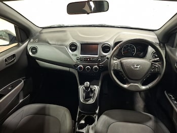 Used Hyundai i10 2019 for sale - 79273879: Photo