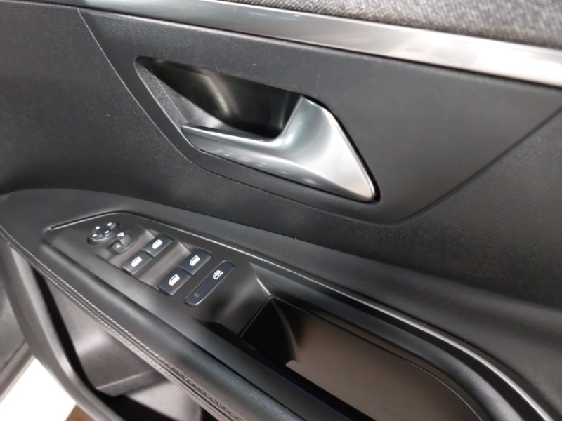 Used Peugeot 3008 2018 for sale - 77070275: Photo 14
