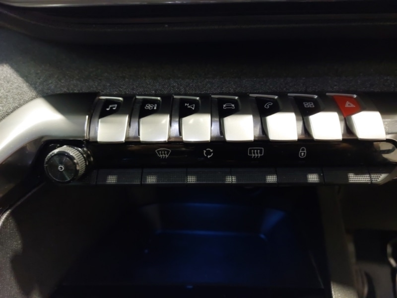 Used Peugeot 3008 2018 for sale - 77070275: Photo 15