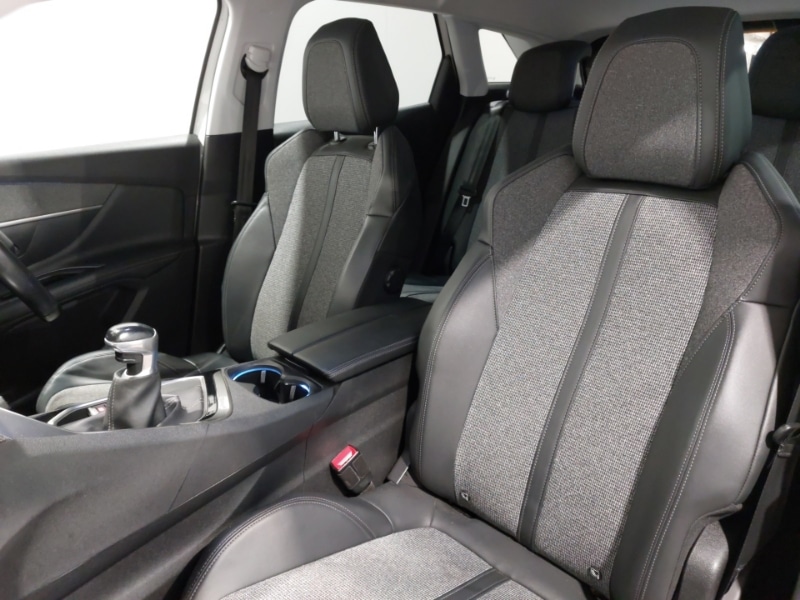 Used Peugeot 3008 2018 for sale - 77070275: Photo 5