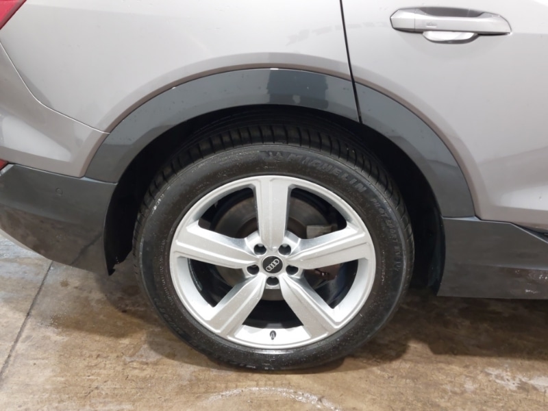 Used Audi e-tron 2021 for sale - 76365655: Photo 17