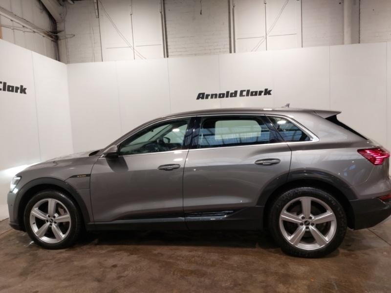 Used Audi e-tron 2021 for sale - 76365655: Photo 4