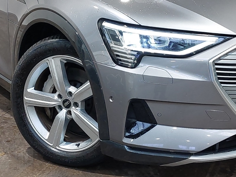 Used Audi e-tron 2021 for sale - 76365655: Photo 9