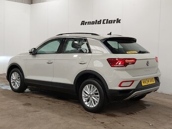 Used Volkswagen T-Roc 2024 for sale - 78841801: Photo