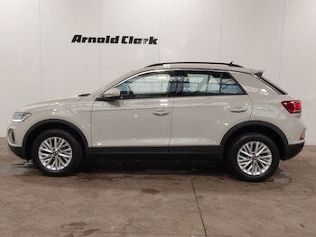 Used Volkswagen T-Roc 2024 for sale - 78841801: Photo