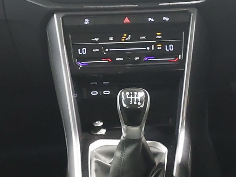 Used Volkswagen T-Roc 2024 for sale - 76418892: Photo 11