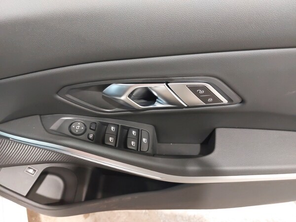 Used BMW 3 Series 2023 for sale - 75408877: Photo 13