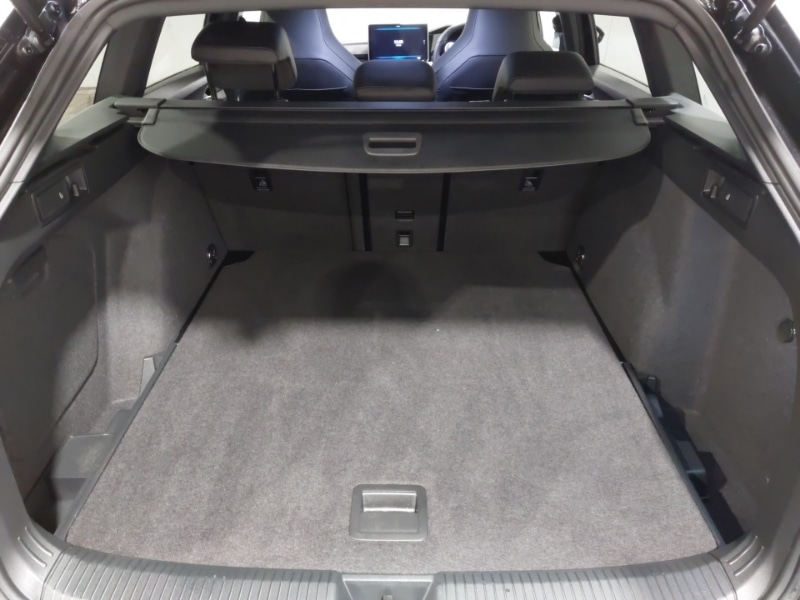 Used Volkswagen Golf 2024 for sale - 76418868: Photo 8