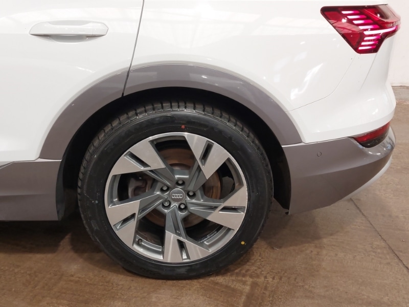 Used Audi e-tron 2020 for sale - 78147469: Photo 14