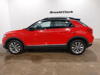 Used Volkswagen T-Roc 2020 for sale - 77907529: Photo
