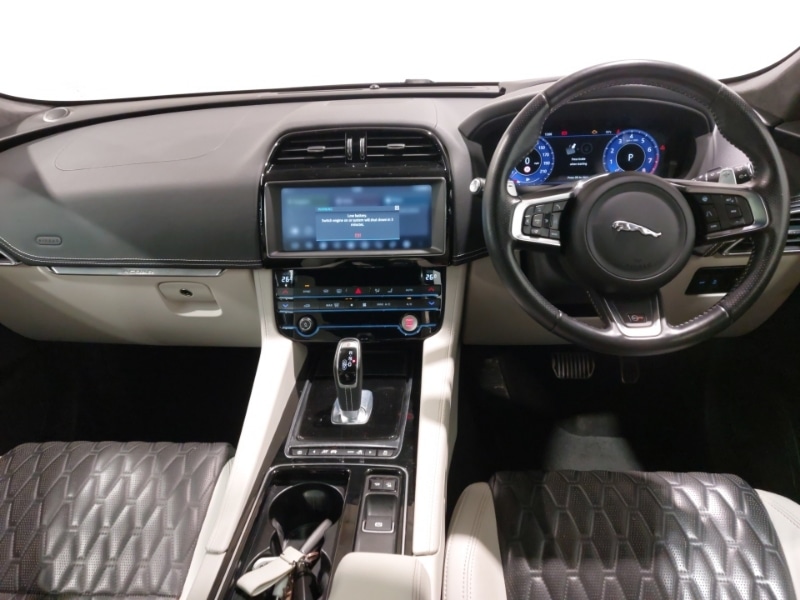 Used Jaguar F-Pace 2020 for sale - 76560608: Photo 2
