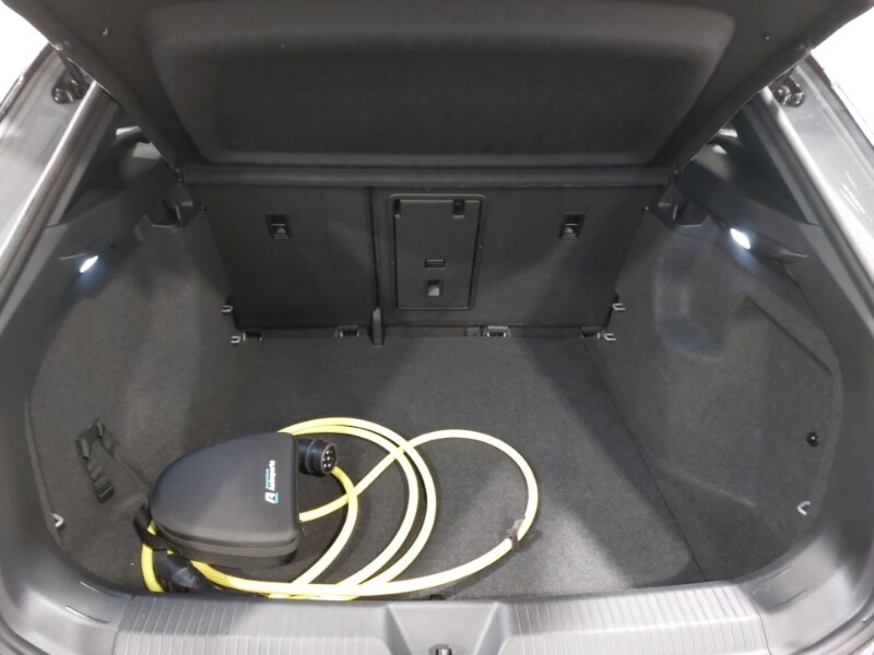 Used Volkswagen ID.4 2022 for sale - 77832651: Photo 8