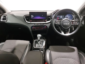 Used Kia Ceed 2023 for sale - 77652401: Photo