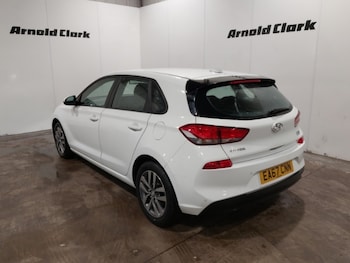 Used Hyundai i30 2017 for sale - 76560598: Photo