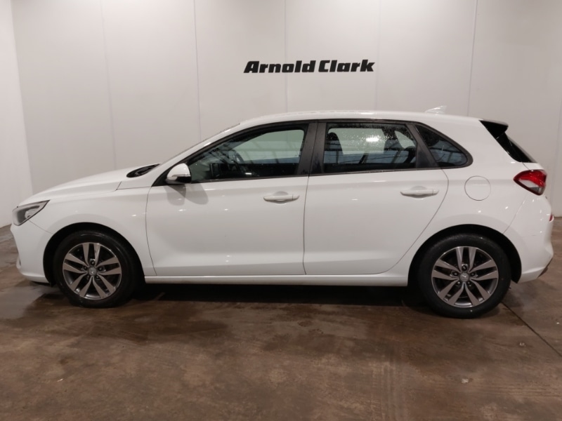 Used Hyundai i30 2017 for sale - 76560598: Photo 4