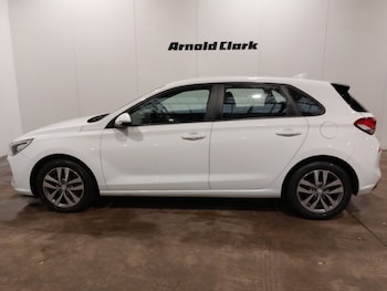 Used Hyundai i30 2017 for sale - 76560598: Photo