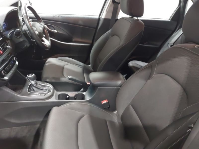 Used Hyundai i30 2017 for sale - 76560598: Photo 5