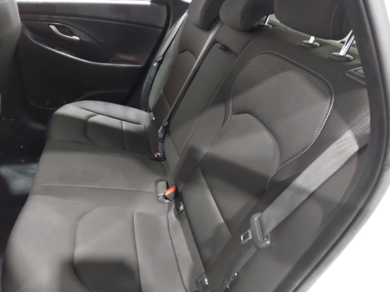 Used Hyundai i30 2017 for sale - 76560598: Photo 6