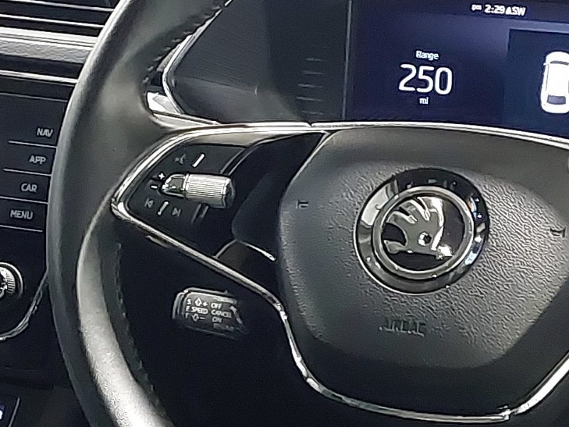 Used Skoda Superb 2023 for sale - 76602597: Photo 11