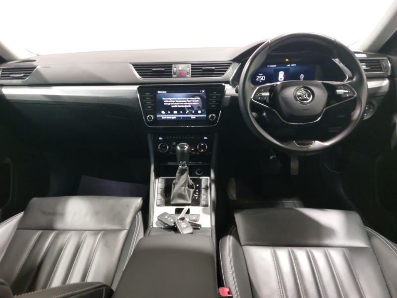 Used Skoda Superb 2023 for sale - 76602597: Photo 2