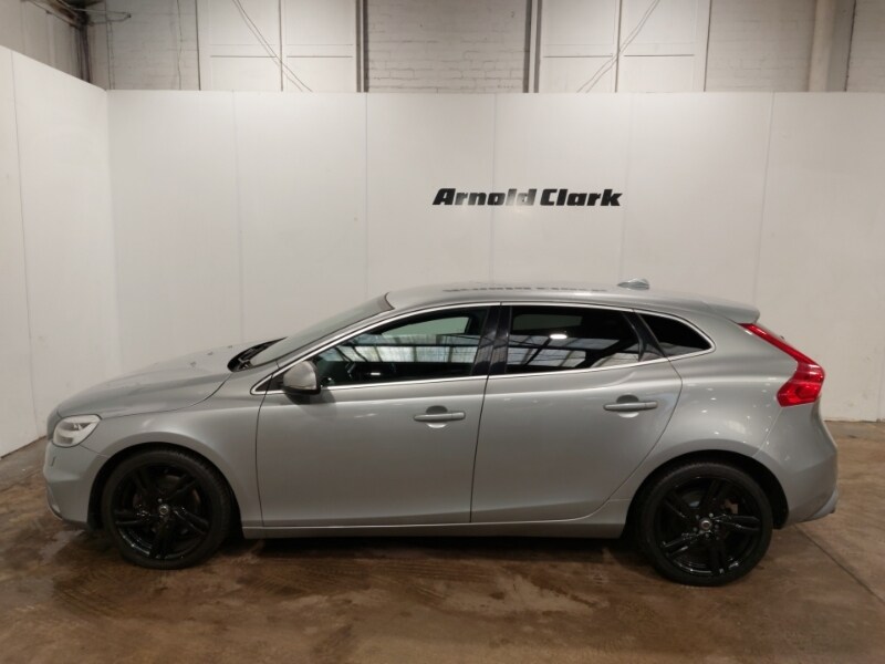 Used Volvo V40 2017 for sale - 77964337: Photo 4