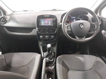 Used Renault Clio 2018 for sale - 78480314: Photo