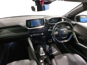 Used Peugeot 208 2020 for sale - 76188103: Photo 2