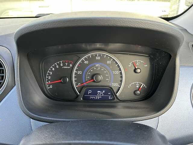 Used Hyundai i10 2014 for sale - 76610835: Photo 13