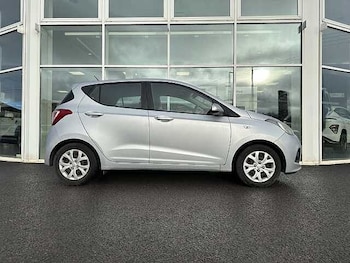 Used Hyundai i10 2014 for sale - 76610835: Photo
