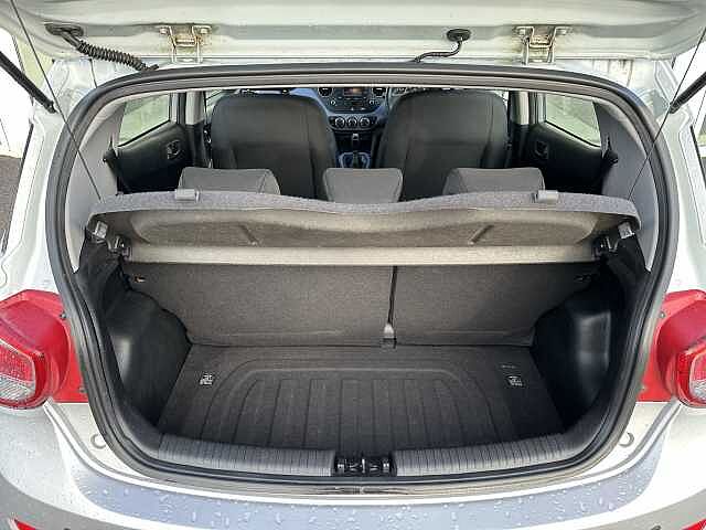 Used Hyundai i10 2014 for sale - 76610835: Photo 9