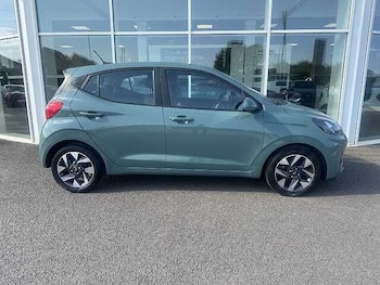 Used Hyundai i10 2023 for sale - 79511207: Photo