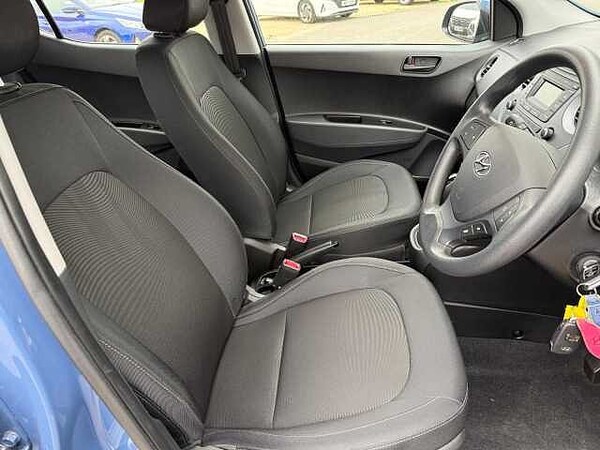 Used Hyundai i10 2017 for sale - 76125579: Photo 13