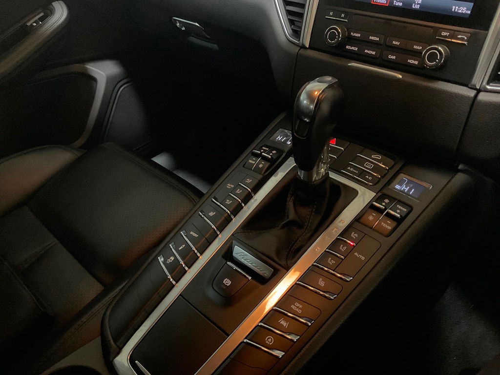 Used Porsche Macan 2016 for sale - 76847333: Photo 12