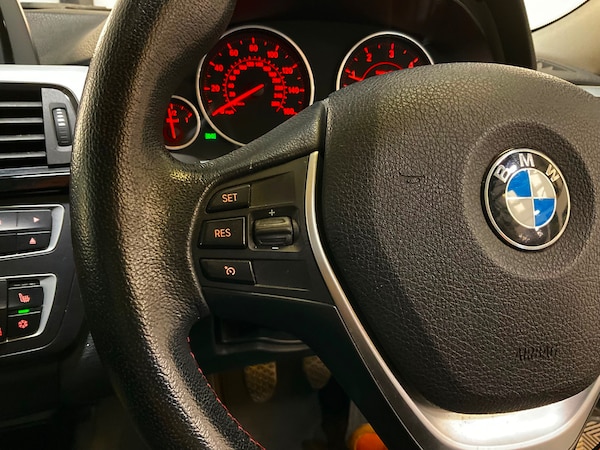 Used BMW 3 Series 2012 for sale - 76244660: Photo 19