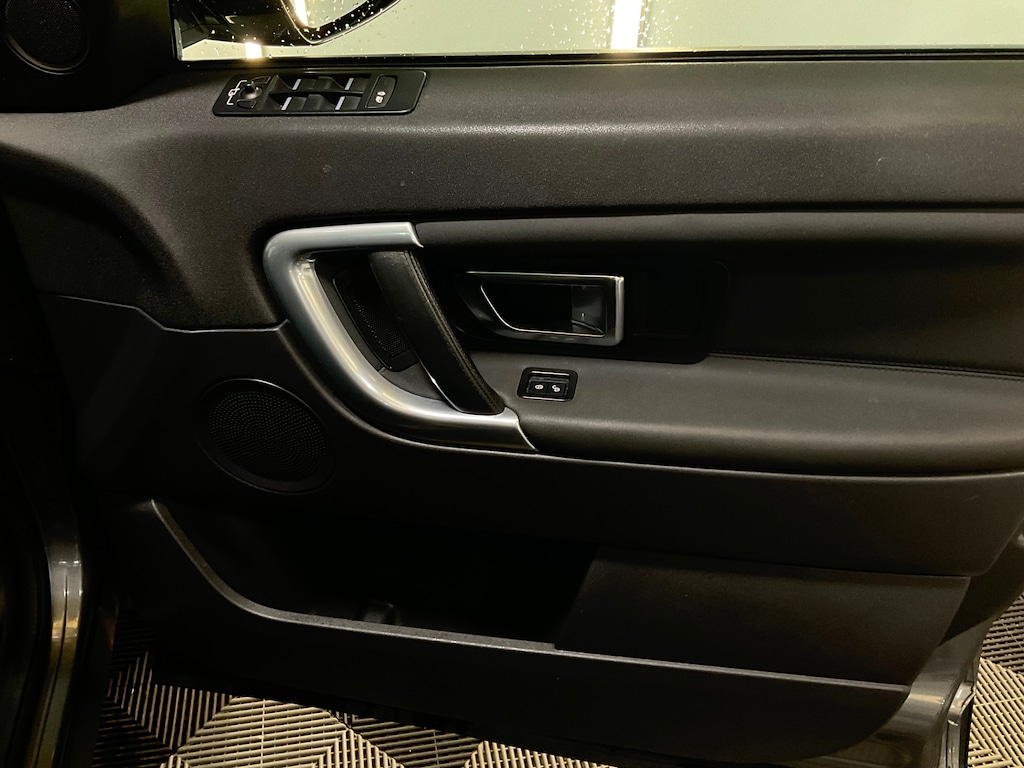 Used Land Rover Discovery Sport 2016 for sale - 76332370: Photo 22