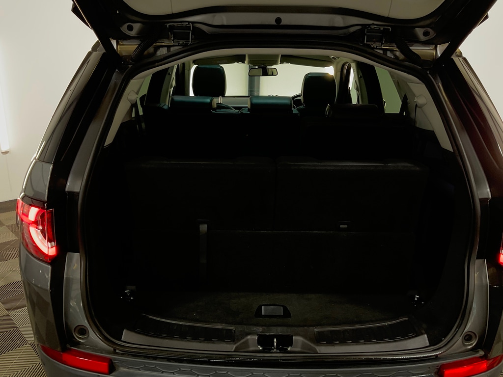 Used Land Rover Discovery Sport 2016 for sale - 76332370: Photo 28