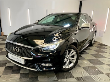 Used Infiniti Q30 2017 for sale - 79045132: Photo