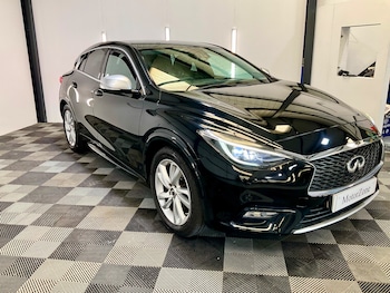Used Infiniti Q30 2017 for sale - 79045132: Photo