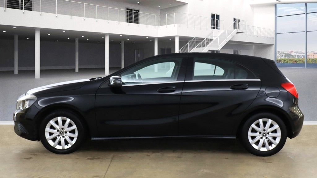 Used Mercedes-Benz A-Class 2014 for sale - 76442158: Photo 3