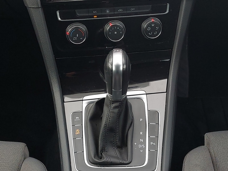 Used Volkswagen Golf 2018 for sale - 76383852: Photo 11