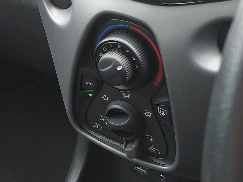 Used Toyota AYGO 2019 for sale - 78041121: Photo 18