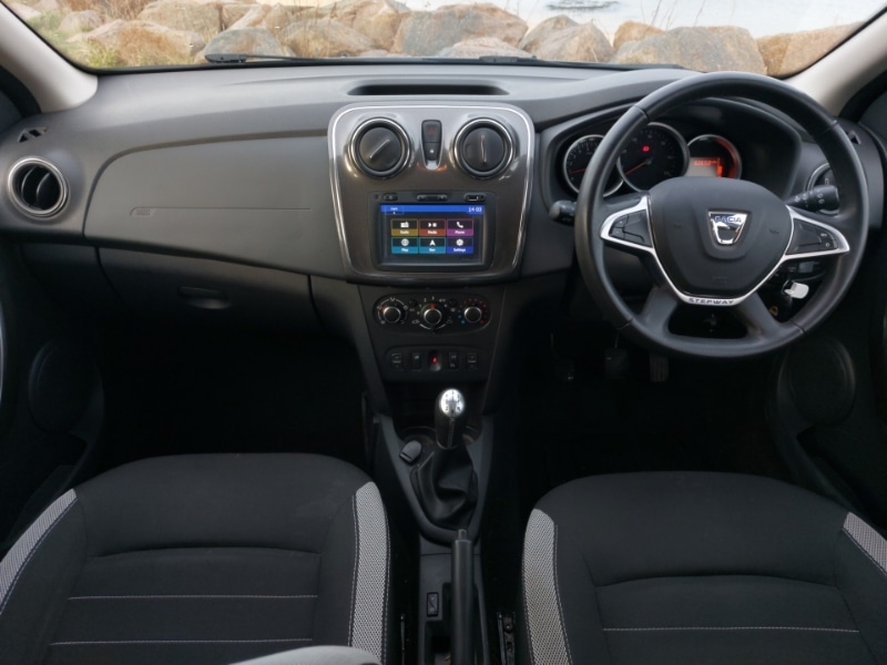 Used Dacia Sandero Stepway 2018 for sale - 76779847: Photo 2